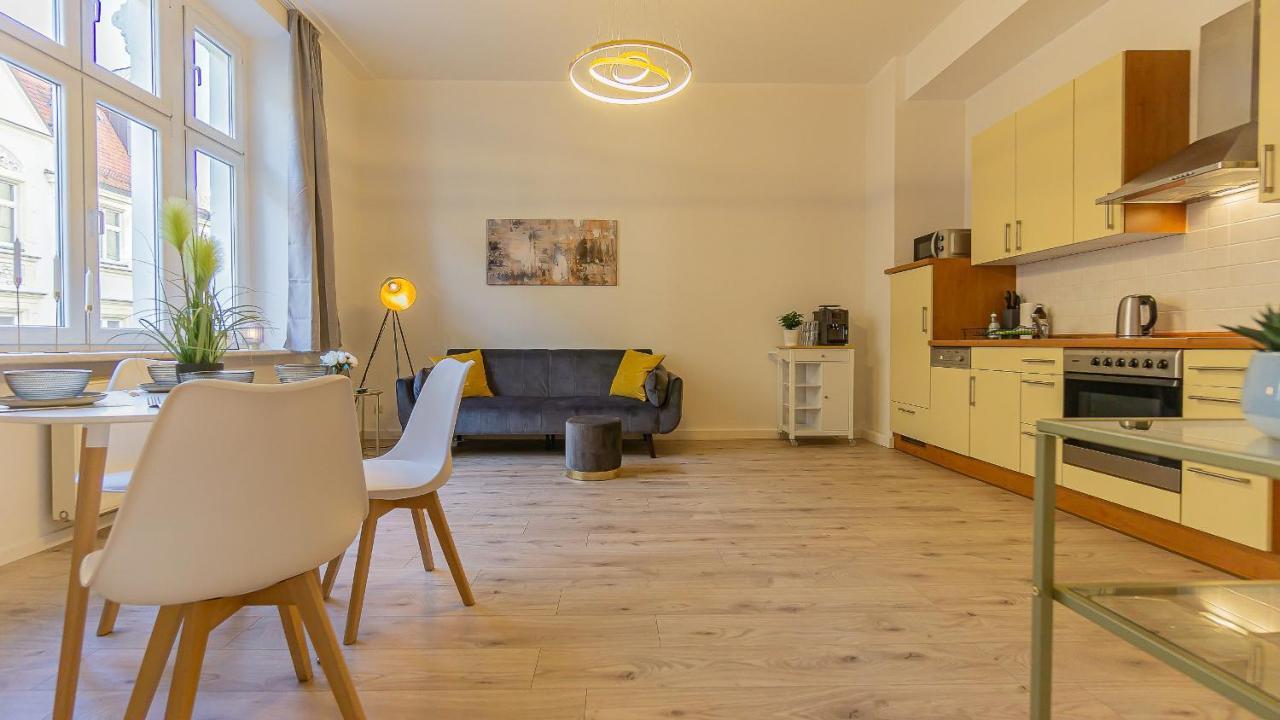 Cityapartment - 53 M², 2 Zimmer, Zentral, Netflix, Kueche, Waschmaschine Cottbus Exteriör bild