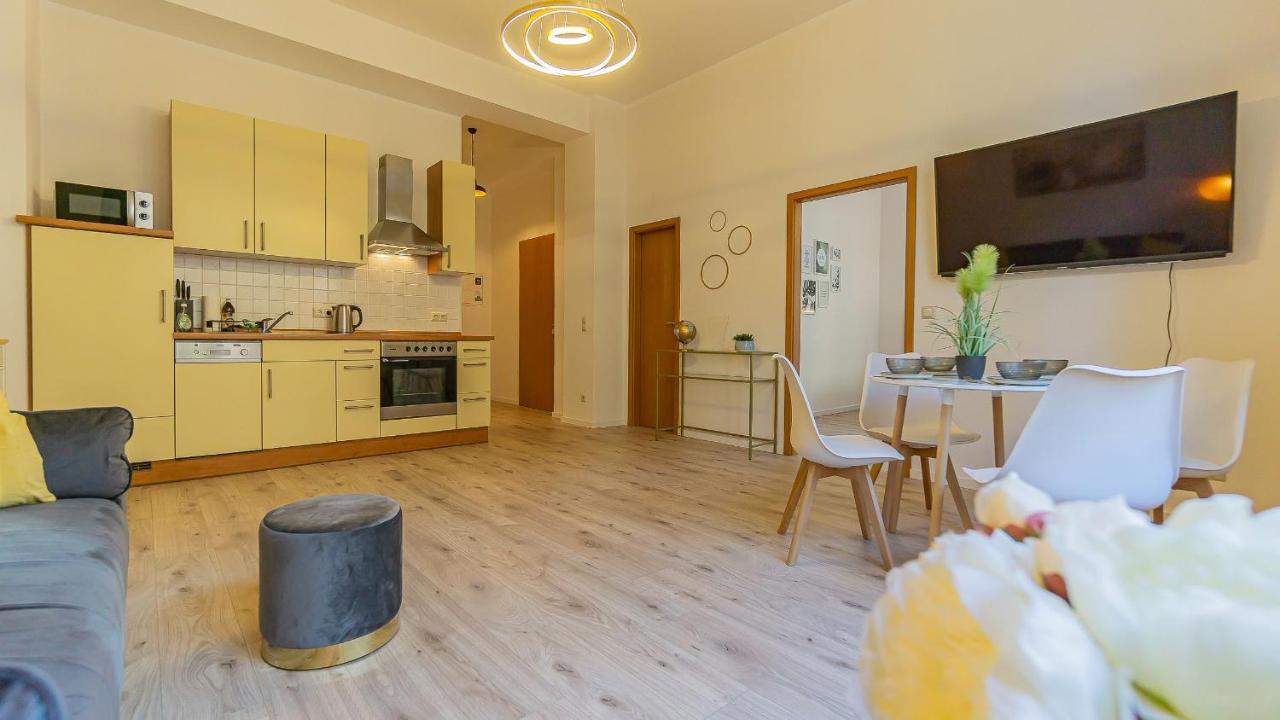 Cityapartment - 53 M², 2 Zimmer, Zentral, Netflix, Kueche, Waschmaschine Cottbus Exteriör bild